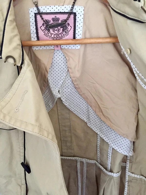 Beiger Juicy Couture Trenchcoat