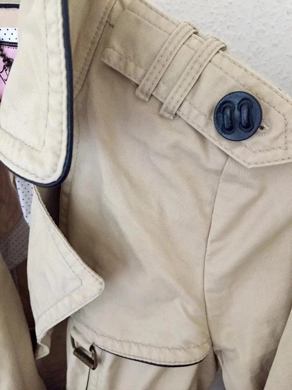 Beiger Juicy Couture Trenchcoat