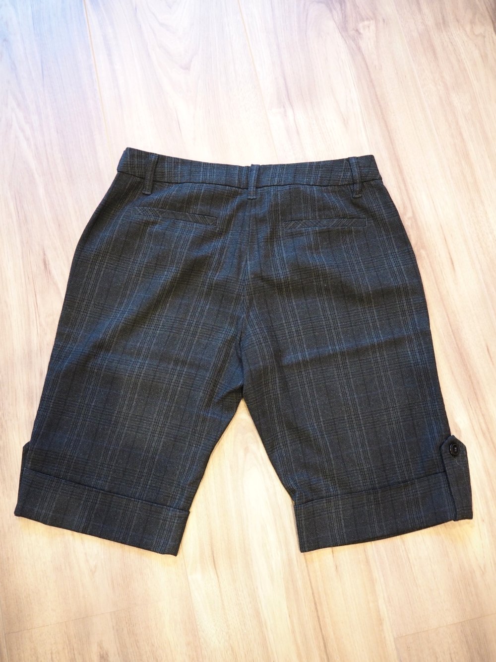 Elegante Bermuda, dunkelgrau kariert