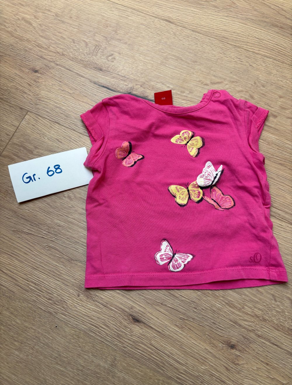 T-Shirt mit Schmetterlingen