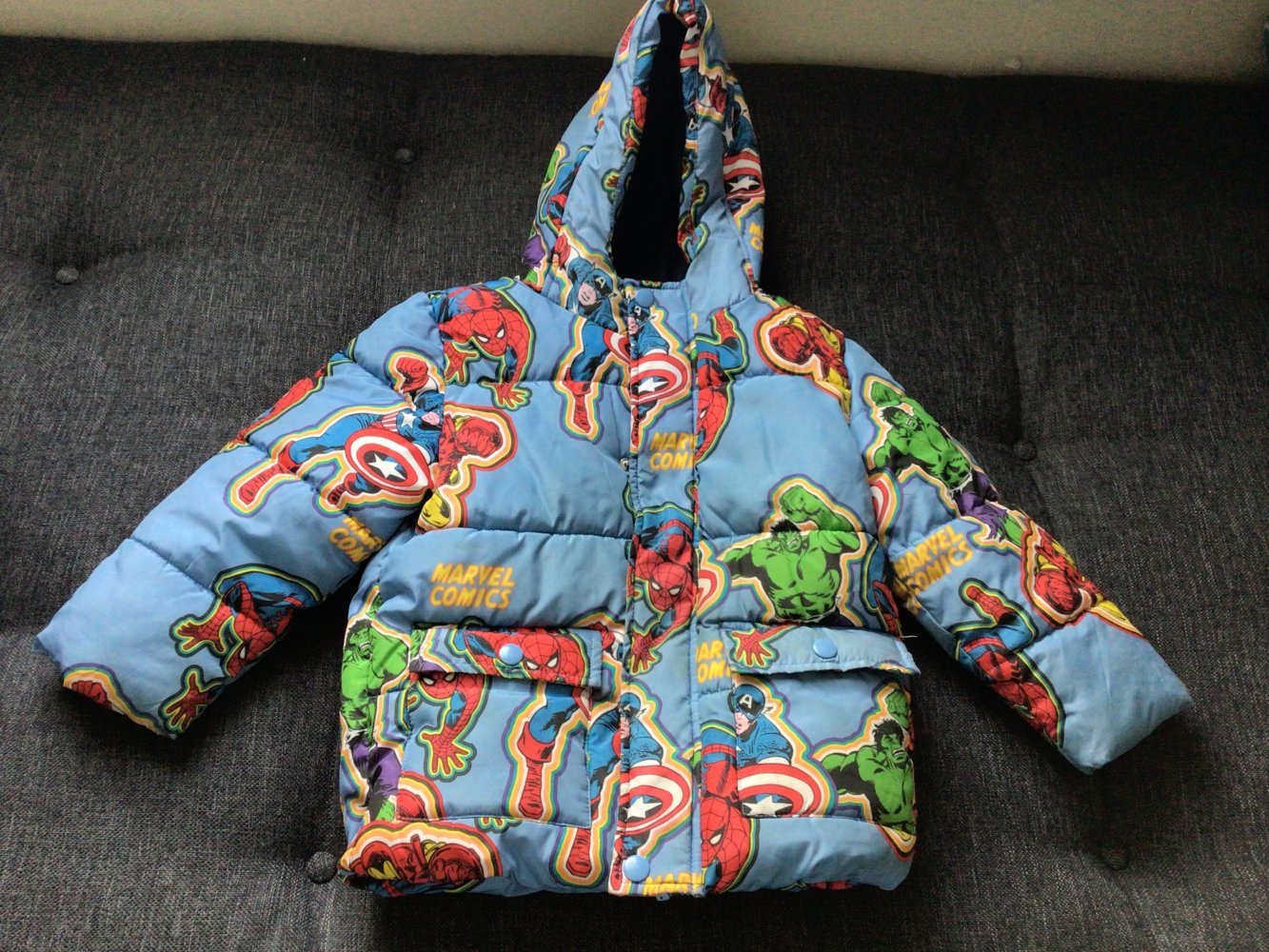 Gr. 104 Tolle Marvel Superhero’s Winter Jacke mit Kapuze