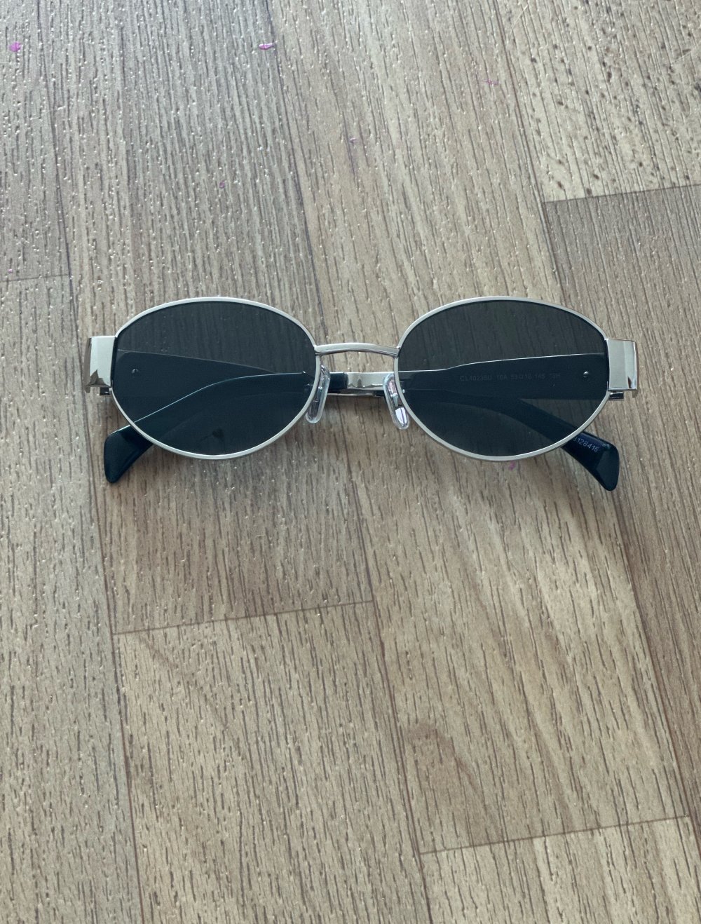 Stylische Sonnenbrille für Damen – top Zustand