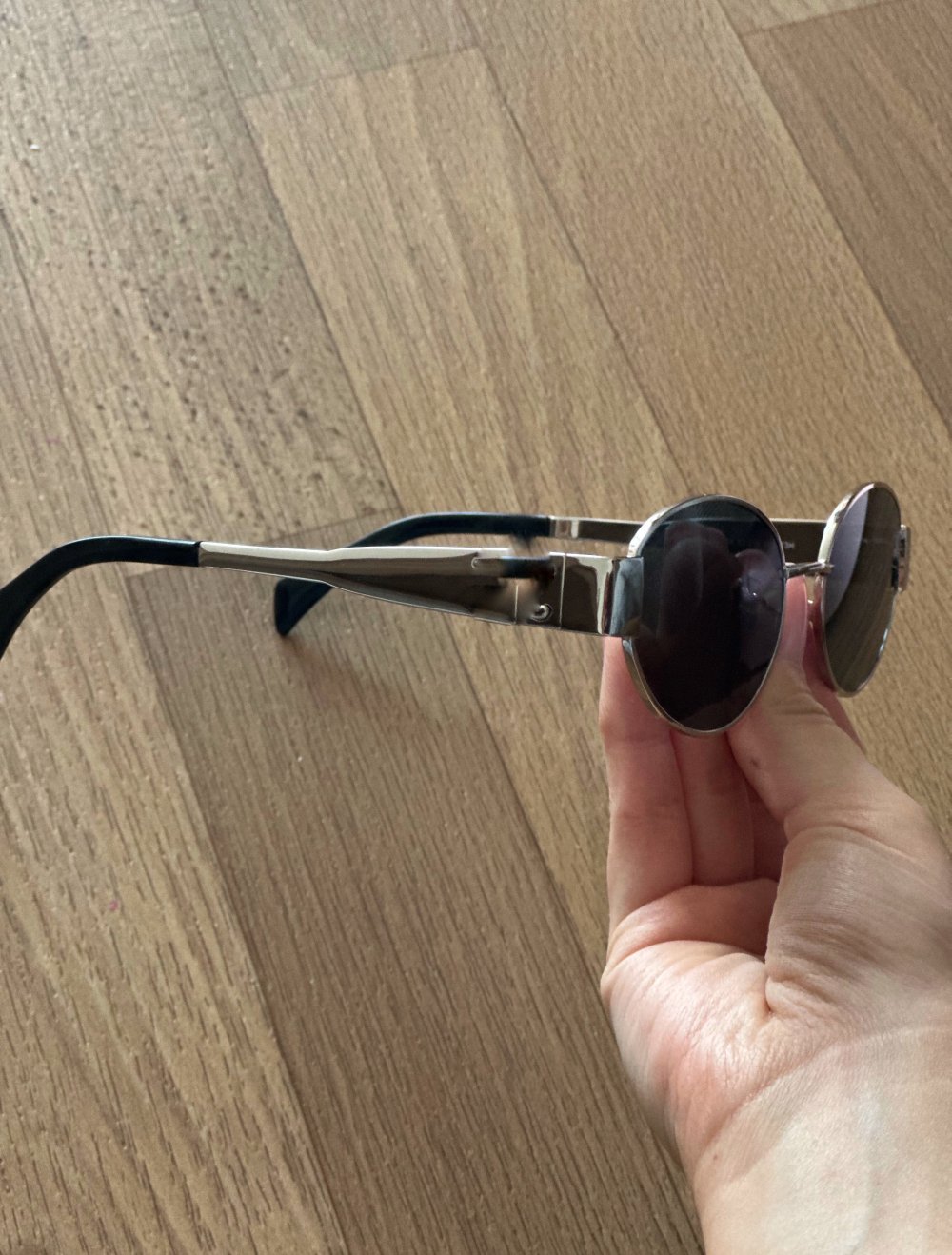 Stylische Sonnenbrille für Damen – top Zustand