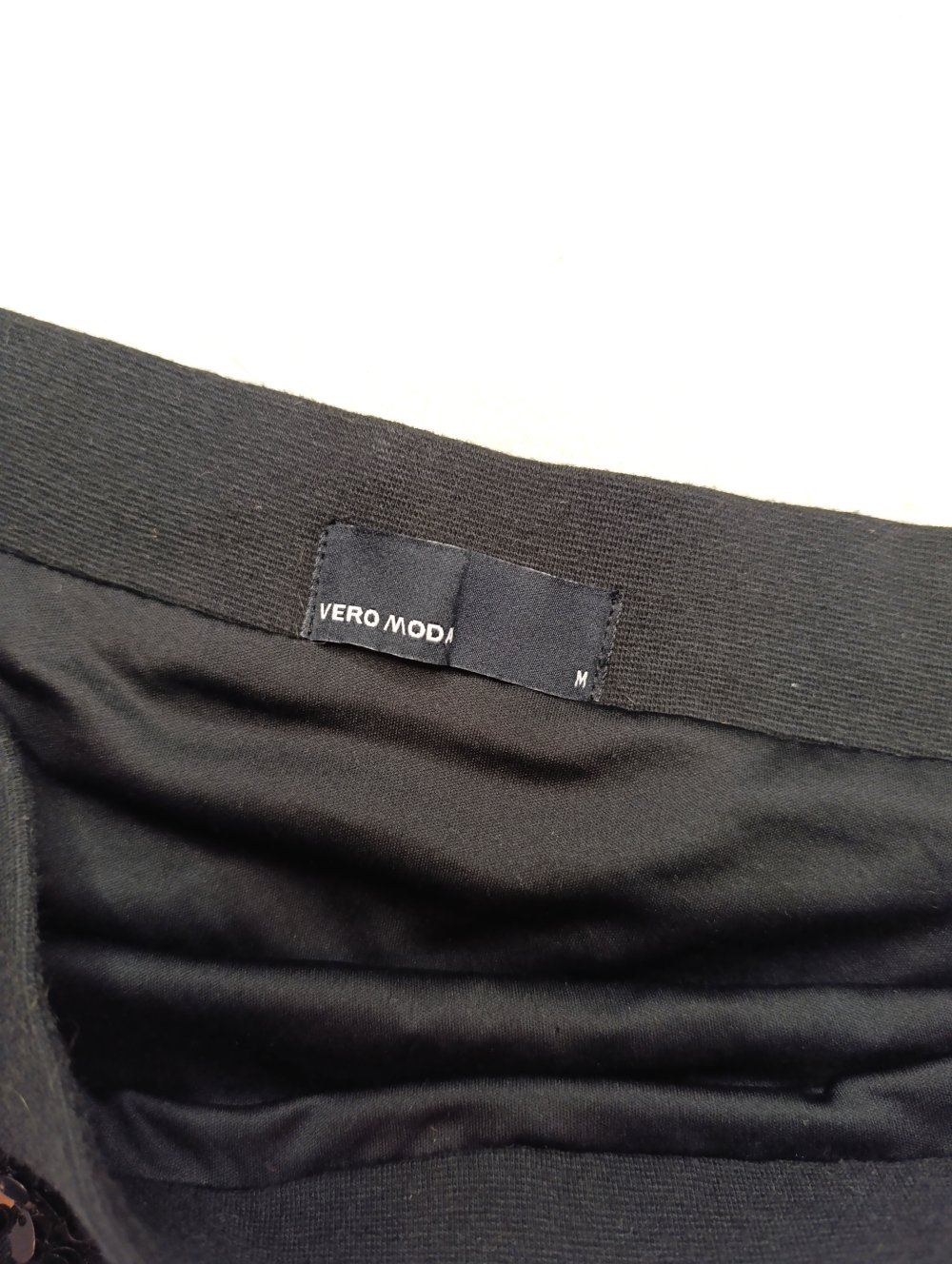 Schwarzen Pailletten-Minirock