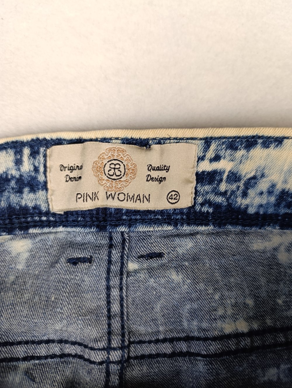 Jeans mit Acid-Wash Effekt