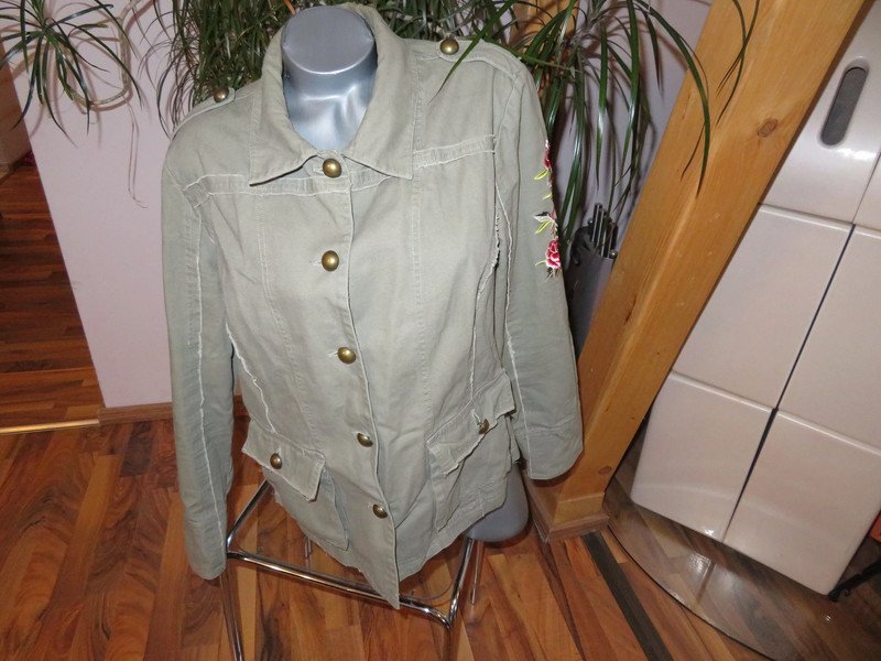Leichte Damen Jacke Größe 40/42/44 (1118)