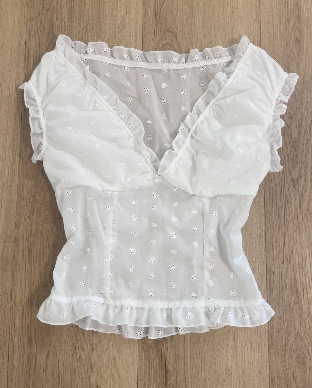 Süße Damen figurbetonende Bluse mit Rüsche Volants und tiefem V-Ausschnitt XS