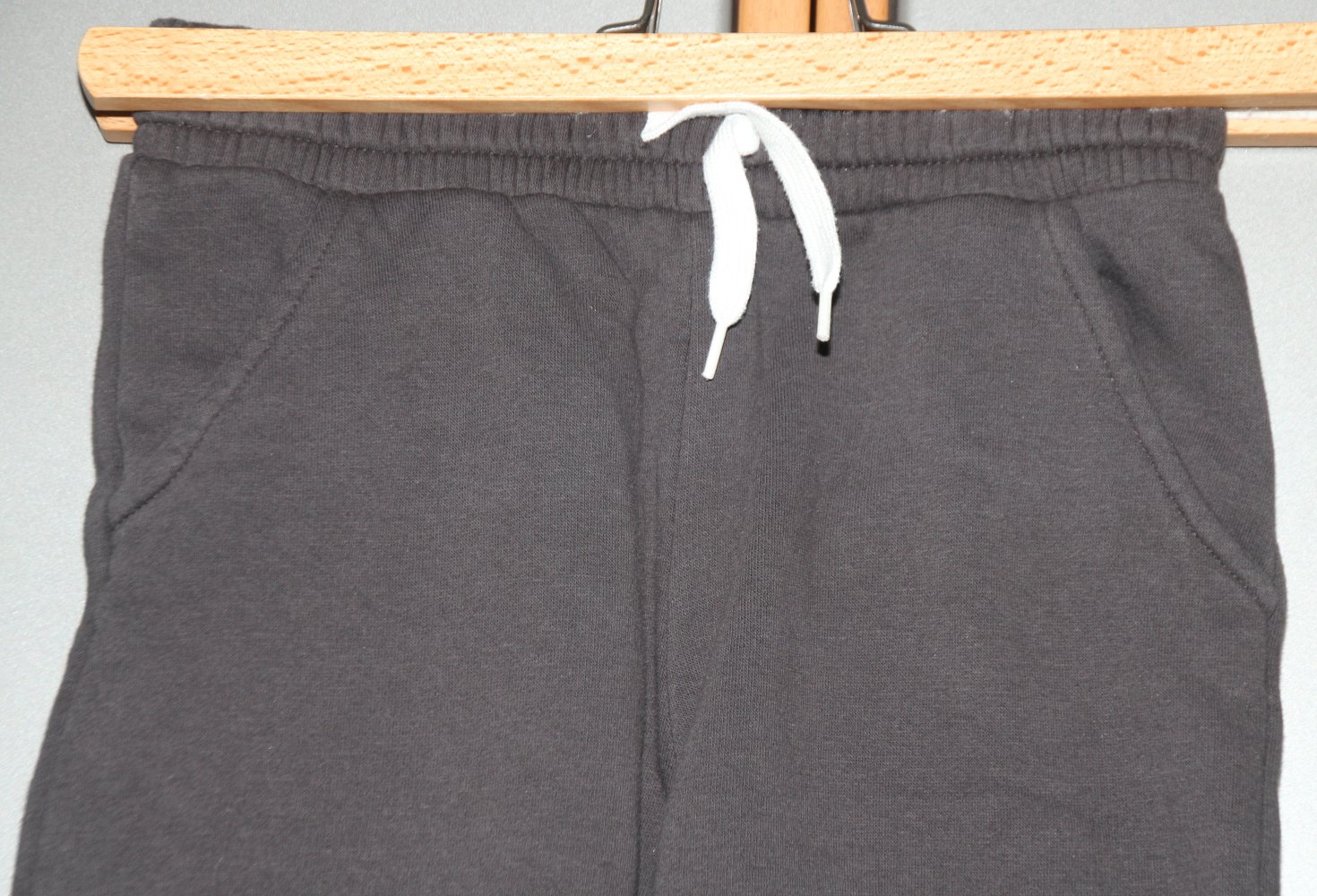 H&M Basic Jogger Hose 128 134 Joggerhose Freizeithose grau schwarz w Neu