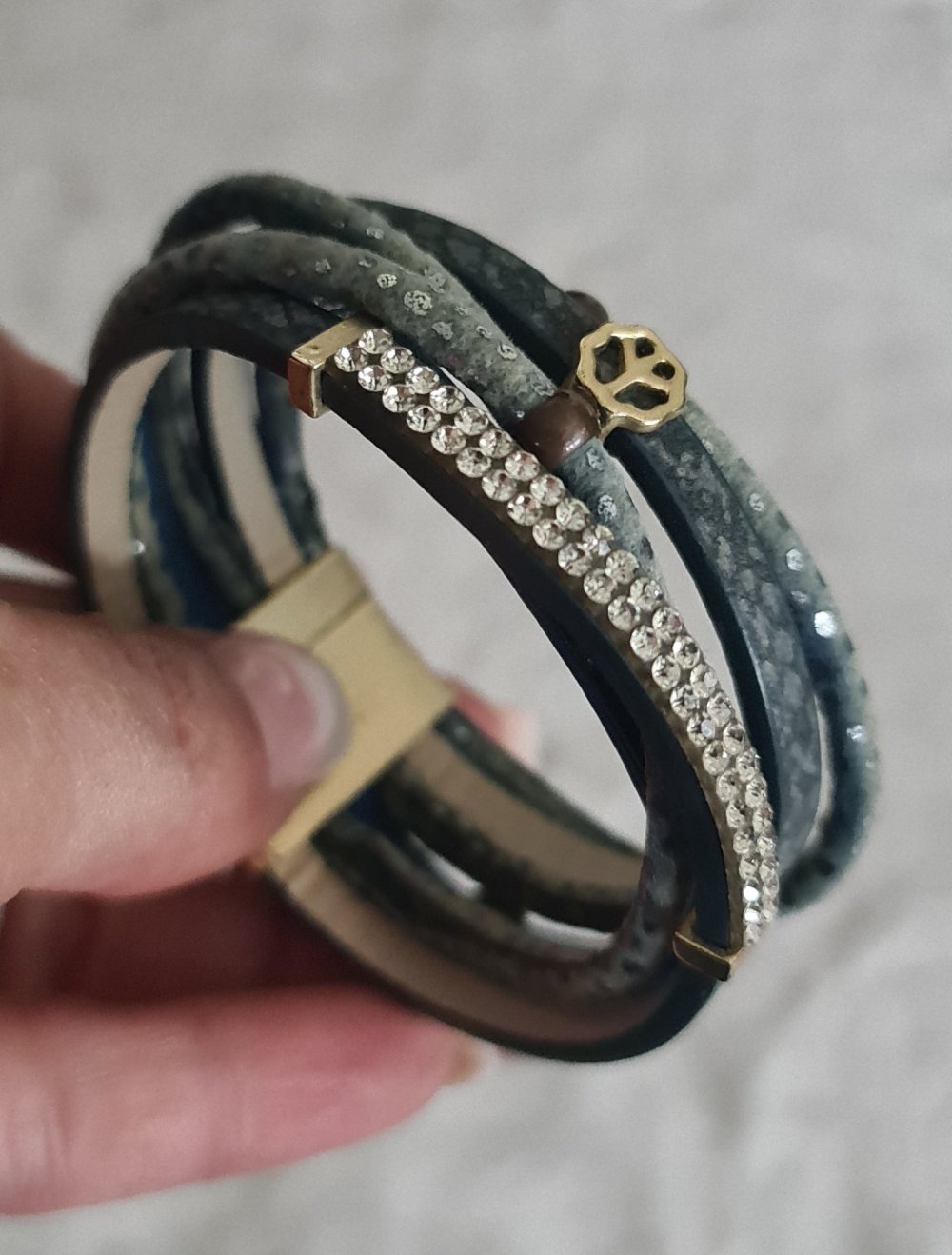 Armband mit verschiedenen Elemente
