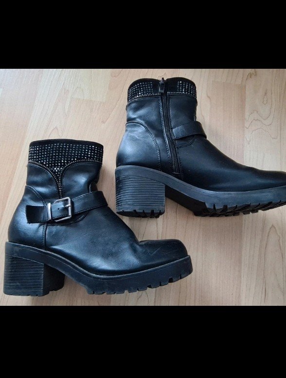 Stiefel Boots Stiefletten 39 schwarz