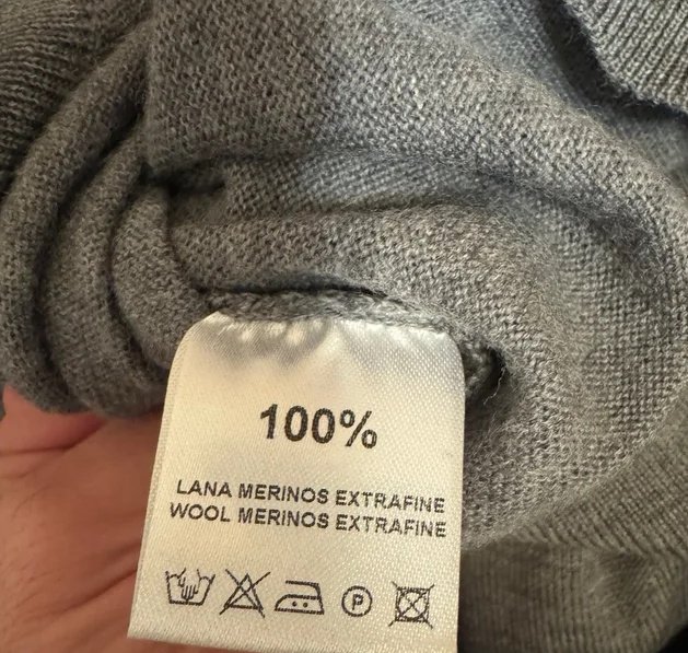 Rundhals- Pullover aus 100% Merinowolle mit Alcantara- Patches  Gr. L