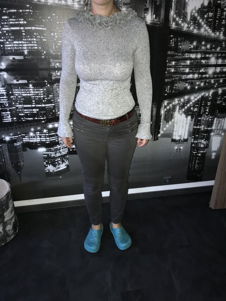 Damen Mädchen Bluse Shirt Longsleeve Grau Festlich kuschelig sehr weich Decolte Gr. L, Marke: C&A Clock hause, NEU mit Etikett