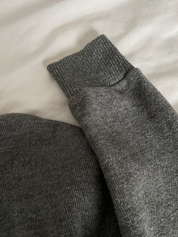 Grauer Pullover | Zara 