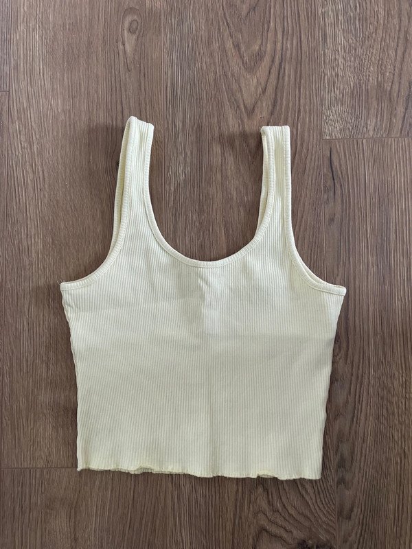 Pastellgelbes Croped Top | Coloseum