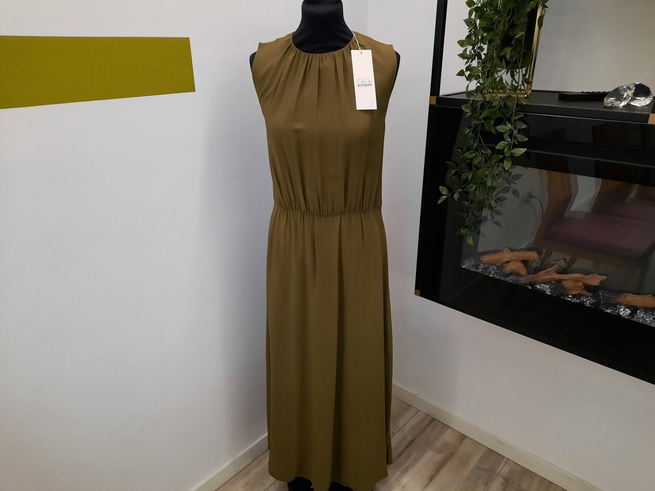 NEU Arket Maxi Kleid Blusenkleid Sommer leicht khaki Gr 34