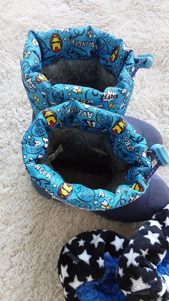 Kinderschuhe  Pakete 