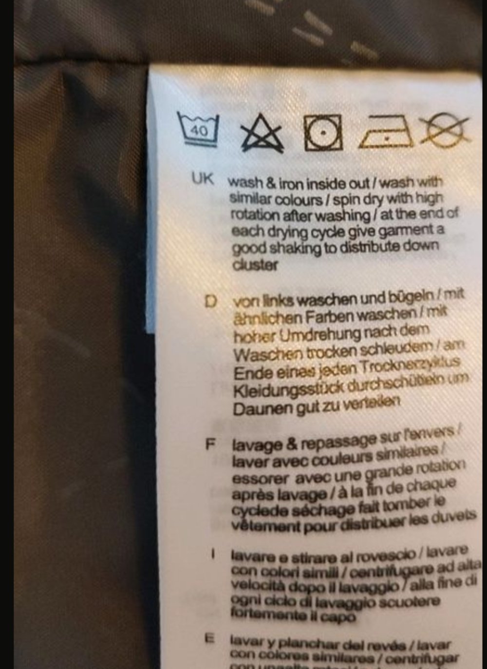 Auberginefarbene Winterjacke