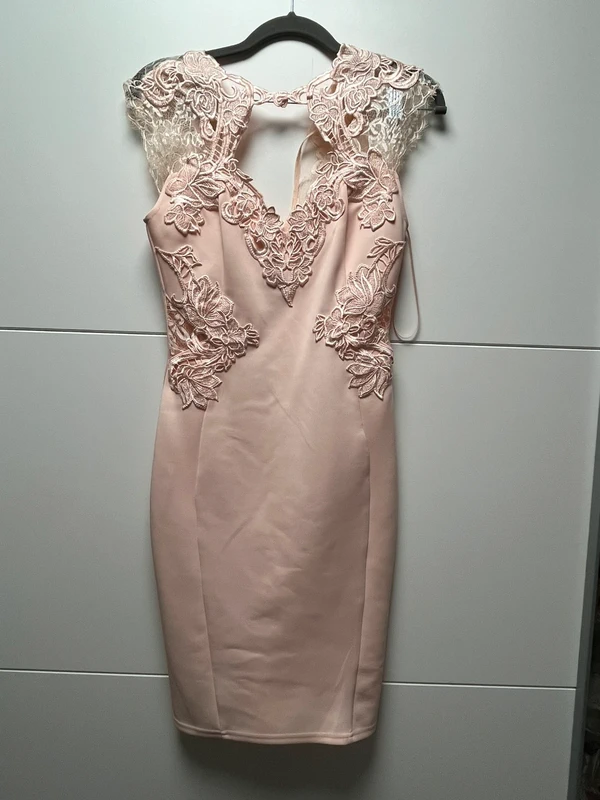 Elegantes rosa Spitzenkleid – perfekt für jeden Anlass