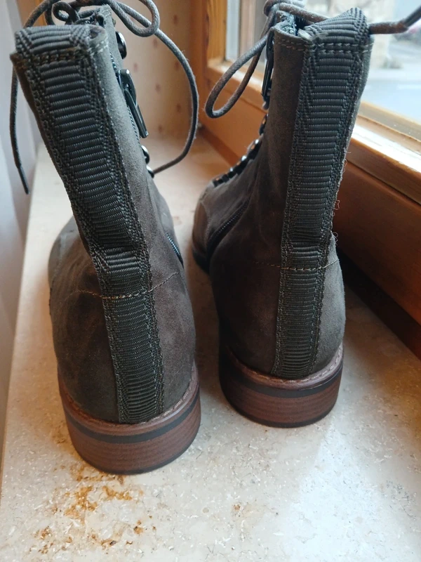 Damen Schuhe Gr. 40 in olivegrün/Khaki