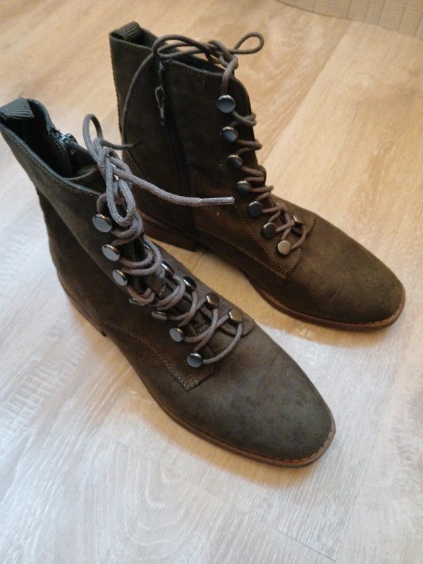 Damen Schuhe Gr. 40 in olivegrün/Khaki