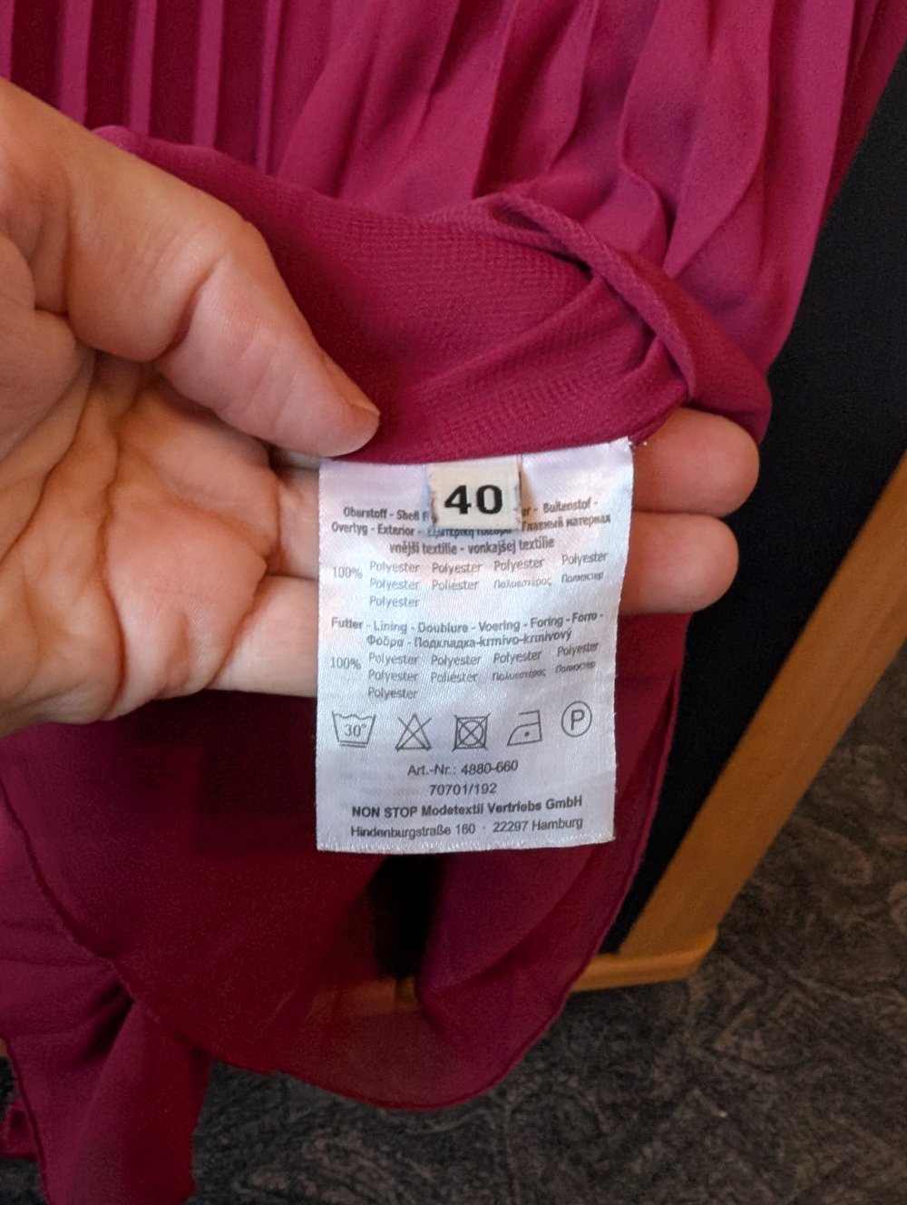 Plisseerock von Malvin, Größe 40