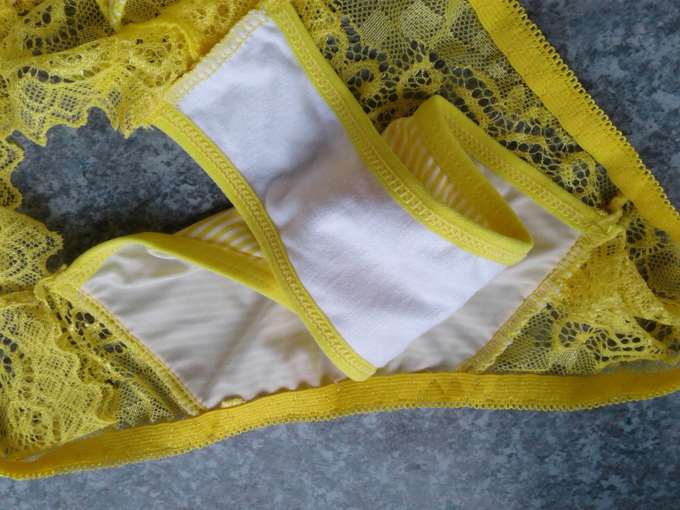 Second Hand schicker String Slip grösse 42/44  