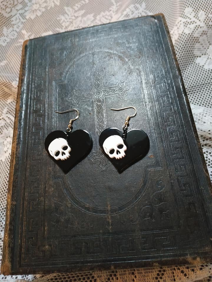 Gothic Statement Schädel Totenkopf Ohrringe Goth Herz