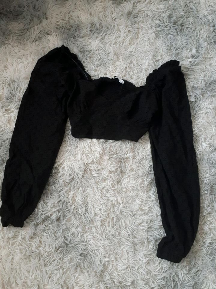 Schwarzes NAKD Oberteil Top mit langen Ärmeln Spitze Schulterfrei