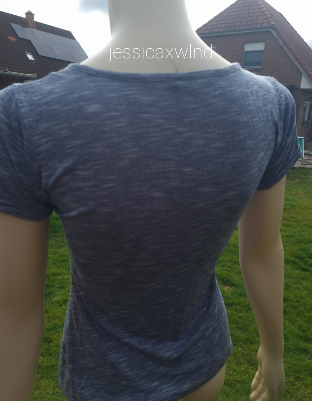 Basic Shirt mit Knöpfen am Ausschnitt