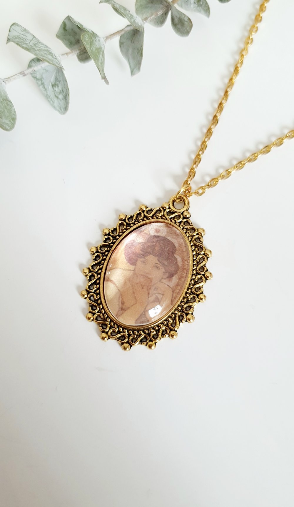 Vintage Kette mit Medaillon Anhänger Choker Cabochon gold Mucha Topas 4 Edelsteine