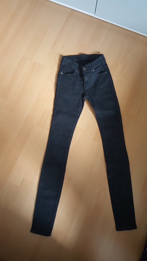Schwarze Dr. Denim Jeanshose 