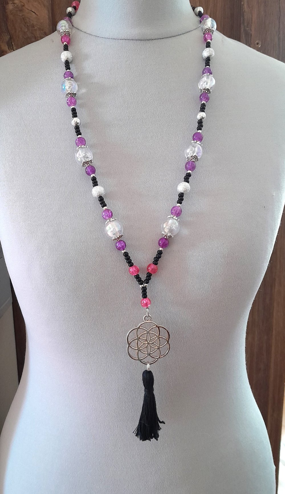 Lange Kette mit Lebensblume im Mala Stil