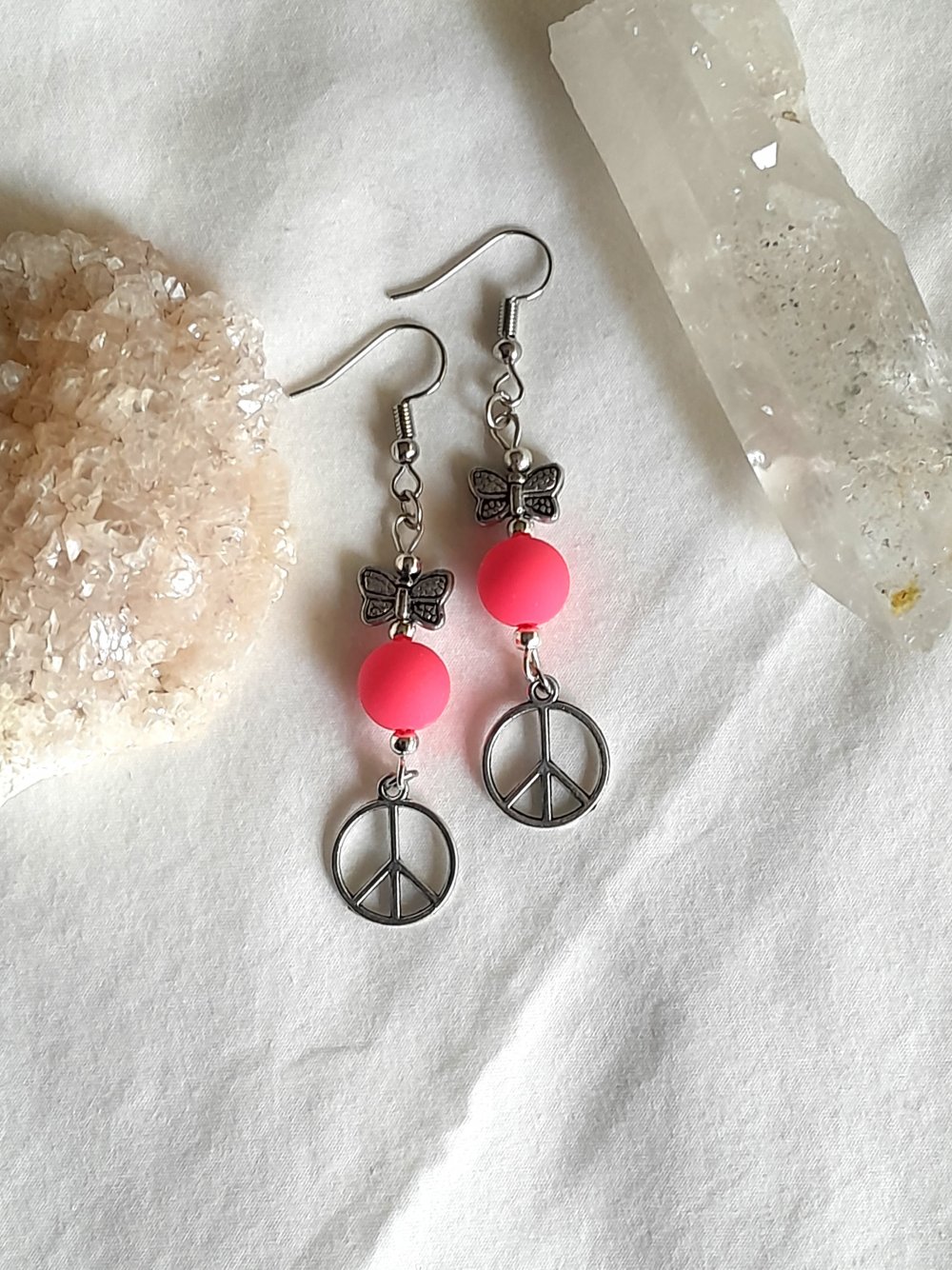 Schöne, ausgefallene Ohrringe mit Peacezeichen