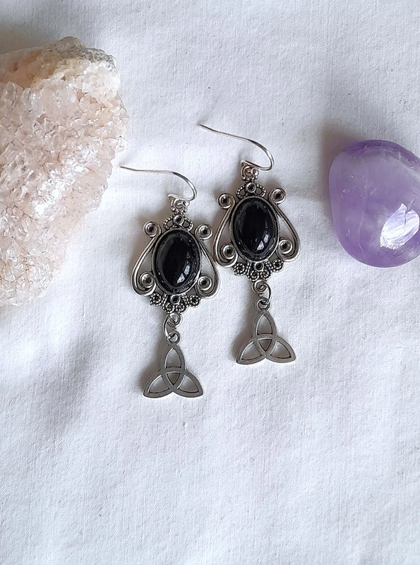 Filigrane Ohrringe mit Triquetra