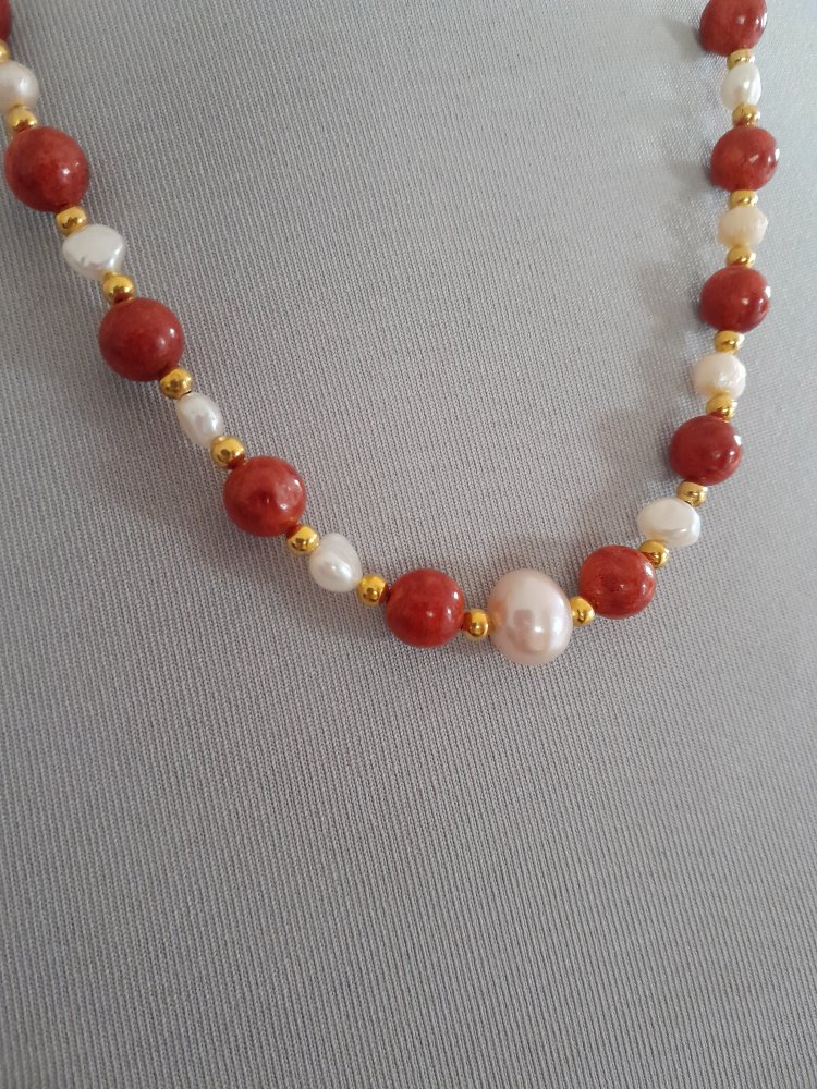 Wunderschönes, einzigartiges Vintage Collier mit Koralle und Perlen