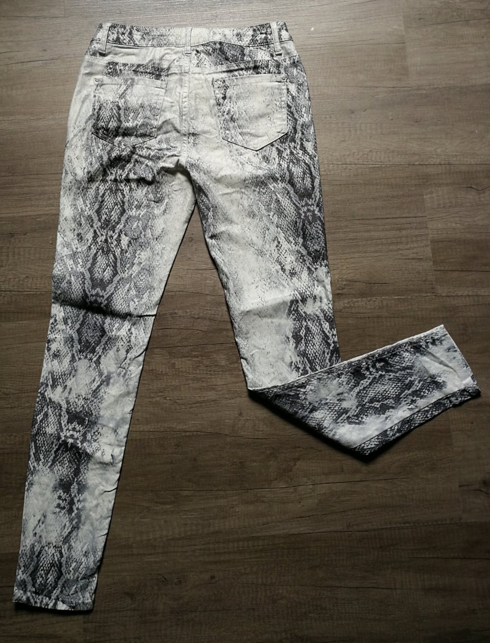 Schlangenhose Hose Jeans Reptildruck vegan! C&A Yessica Gr. 38! Rockchick Metal sexy!