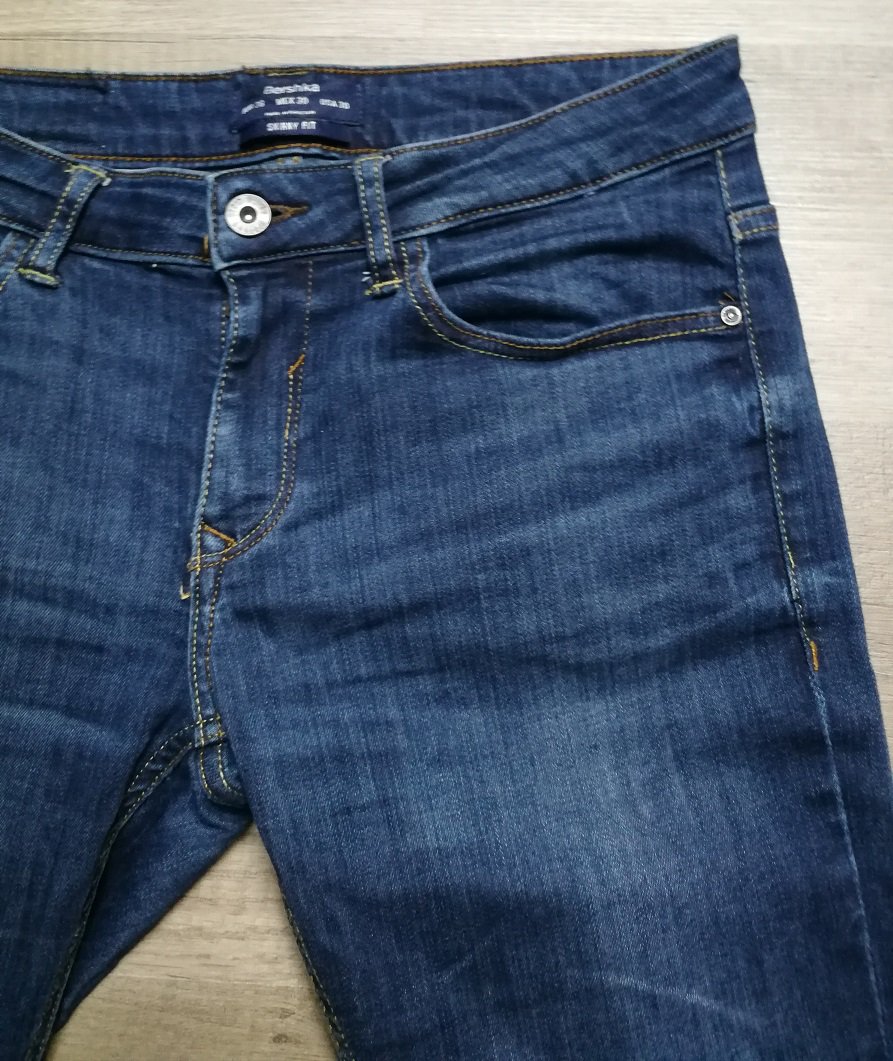 Bershka Jeans Skinny Fit Röhrenjeans! Denim Markenjeans Gr. 38 Unisex! Klassiker