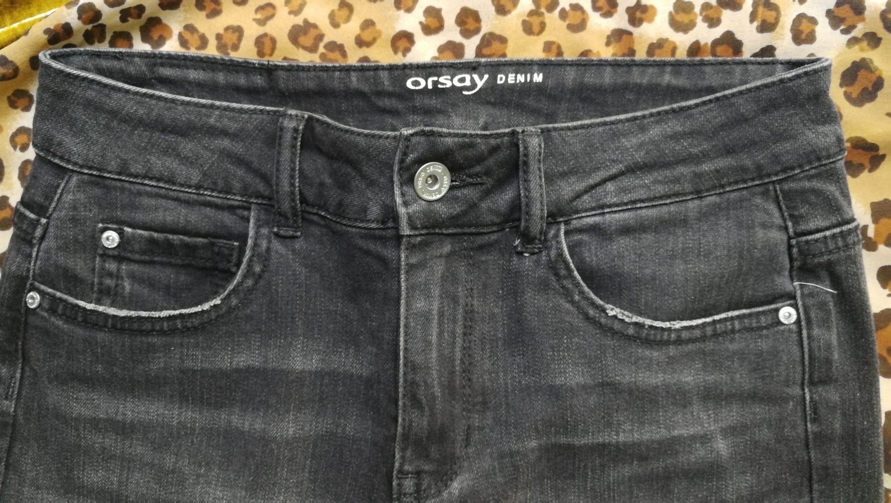 Orsay Denim Jeanshose Gr. 34 Stretchröhre Schwarze Jeans