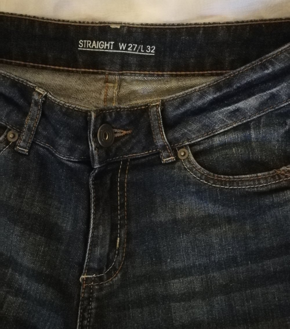 Jeans Damenjeans Takko Straight W 27/L32 gerades Bein