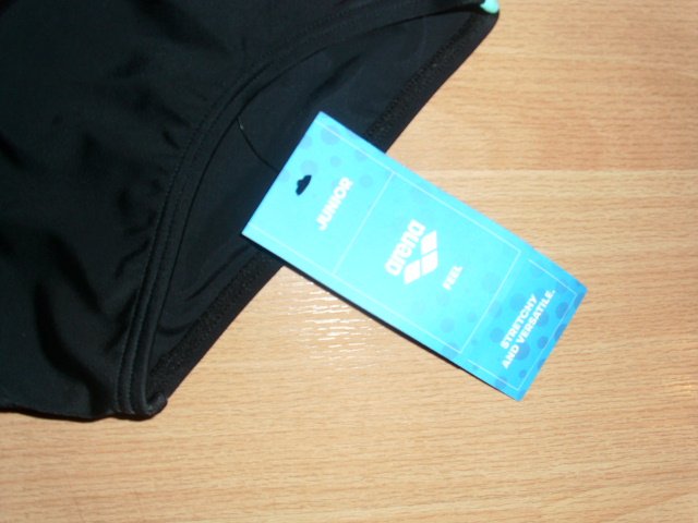 Badehose von Arena, schwarz, Gr. 140 mit Etikett