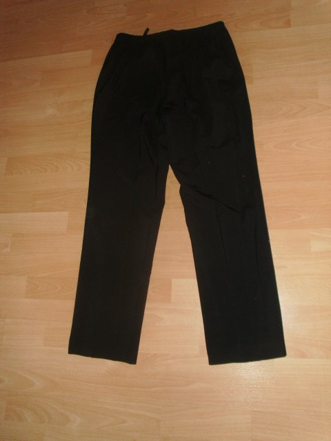 Hose, schwarz mit Rundumgummizug, Gr. 40/42