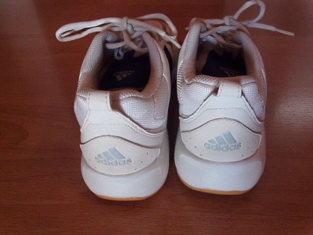 Sportschuhe von Adidas, weiß, Gr. 39 ( 7,5)