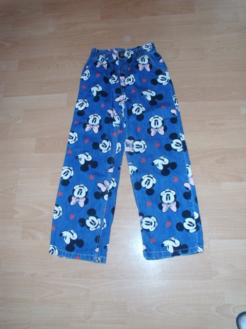 Jeans von H&M, blau mit Motiven, Gr. 140