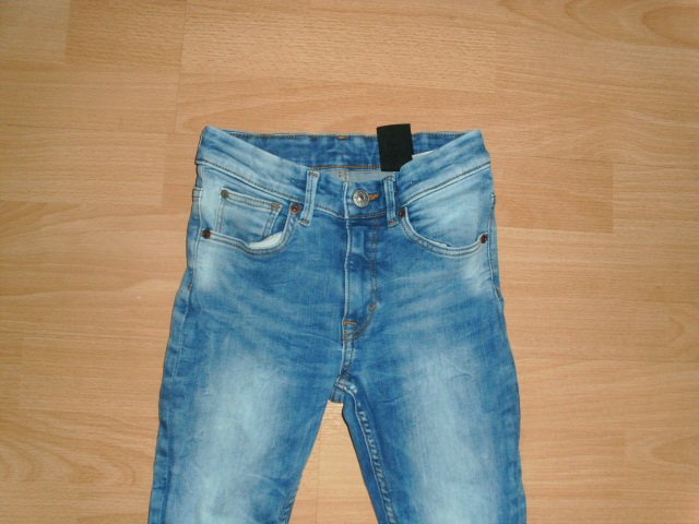 Skinnyjeans von H&M, blau mit Waschungen, Gr. 128
