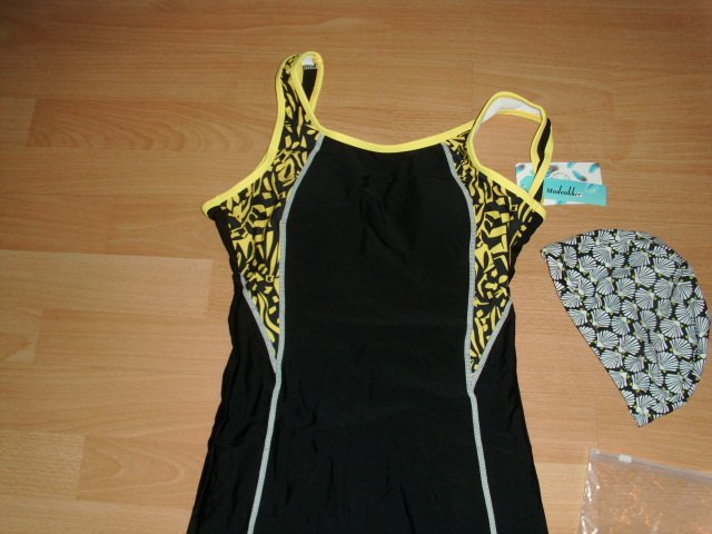 Badeanzug ( Legsuit) von Modeokker, schwarz, Gr. 38 mit Etikett