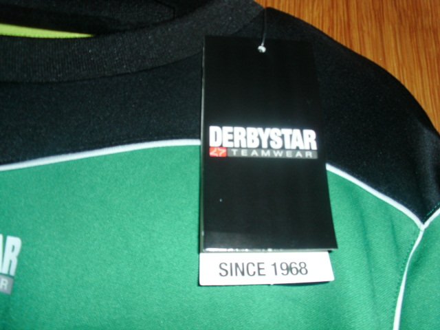 Sweatshirt / Sportoberteil von Derbystar Teamwear, grün, Gr. 152