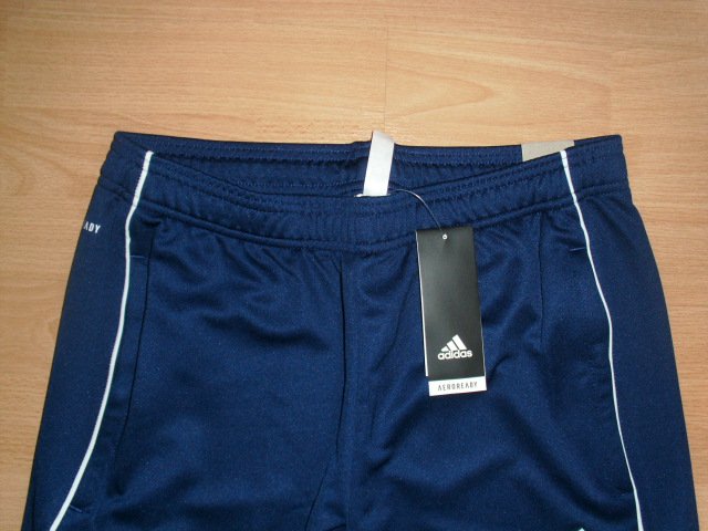 Trainingshose von Adidas, dunkelblau, Gr. M OVP