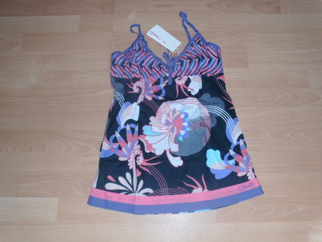 Top von O´Neill, schwarz-bunt, Gr. S mit Etikett