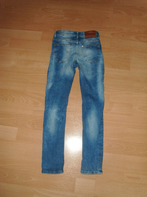 Skinnyjeans von H&M, blau mit Waschungen, Gr. 128