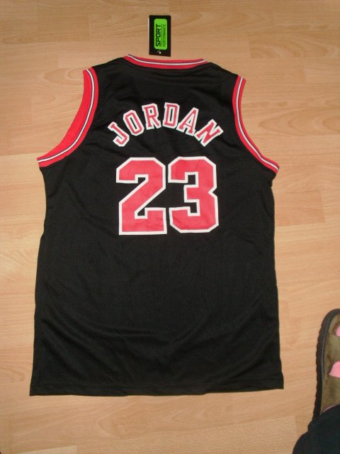 Basketballtrikot und Shorts von Sport Performance, Gr. L mit Etikett